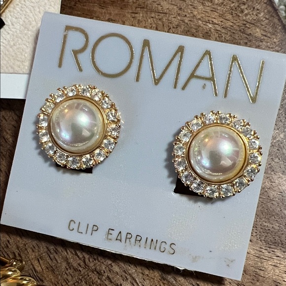 Vintage Pearl Gold Tone Jewelry Lot with Clip Earrings Necklace Brooch Hair Clip - Picture 6 of 9